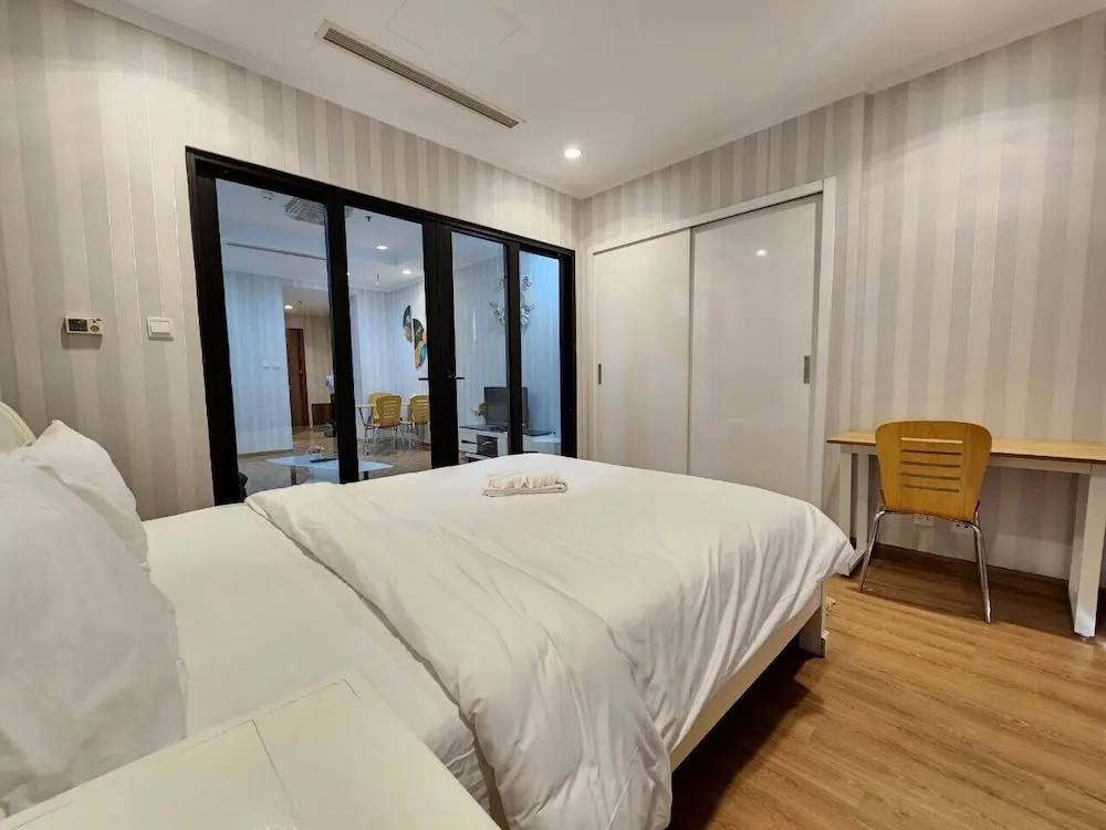 Vinhomes Royal City Luxury Apartment 2 Br