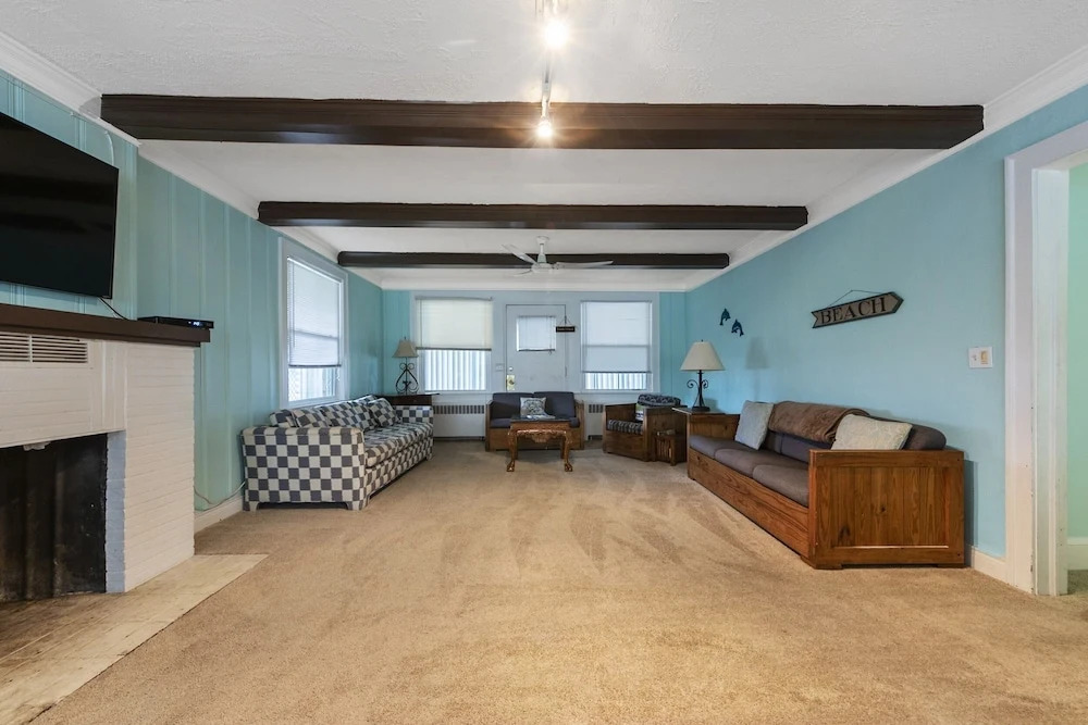 Water Front Delight On The Bay 3 Bedroom Home by RedAwning