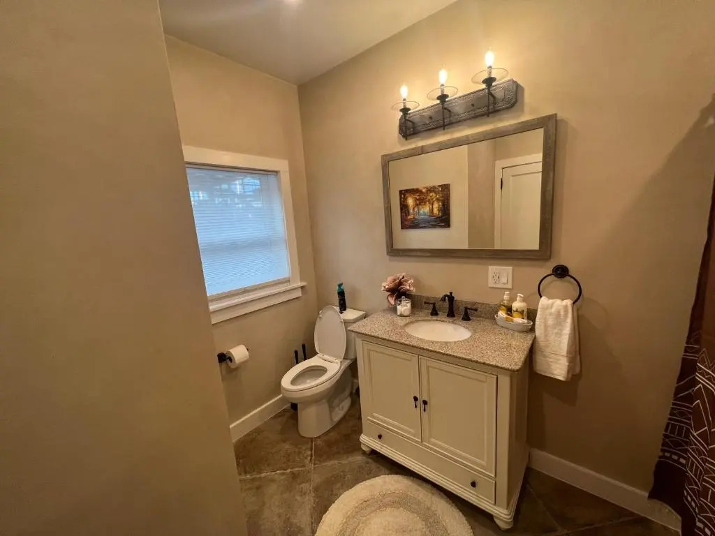 The Reminisce vacation home 5br/3bt,downtown BH