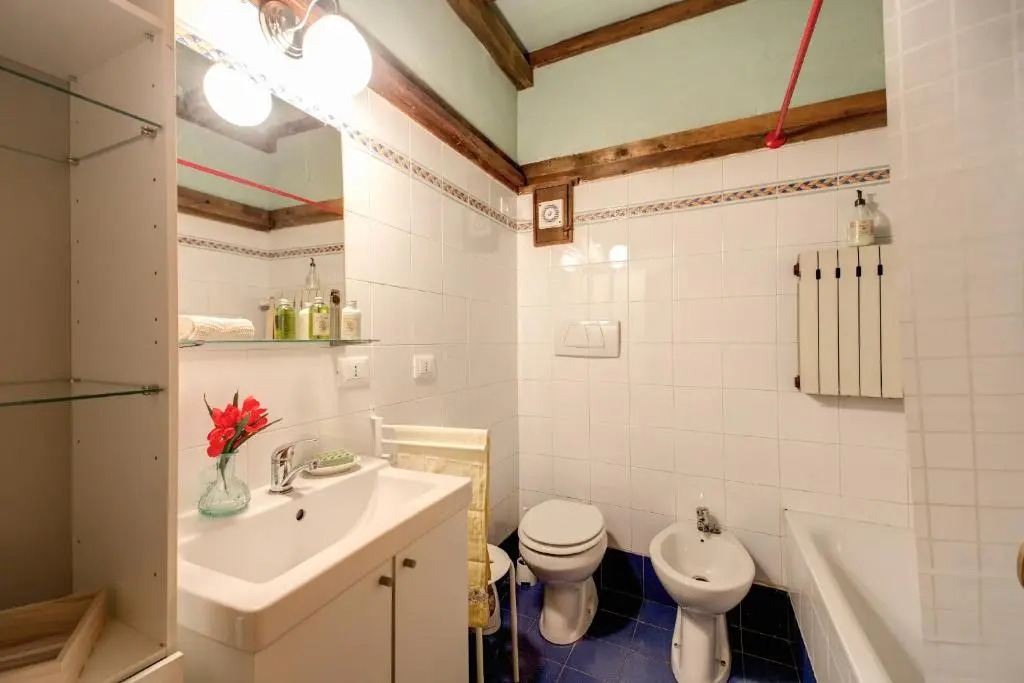Rhome Apartments