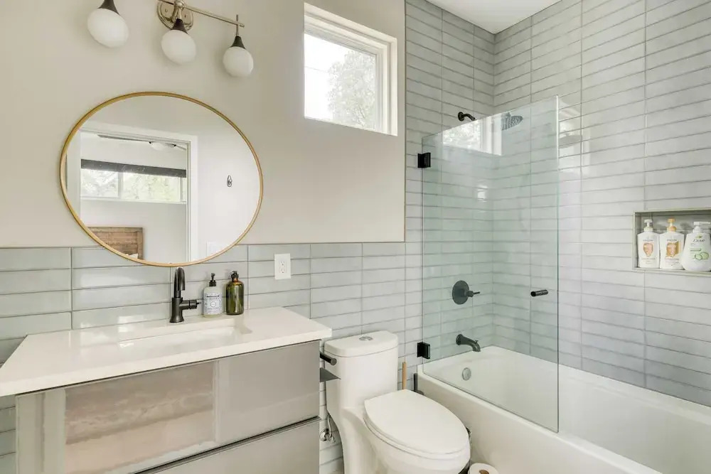 Private Pool, Firepit, Patio Steps to East Austin Dining, Music, Art, Murals