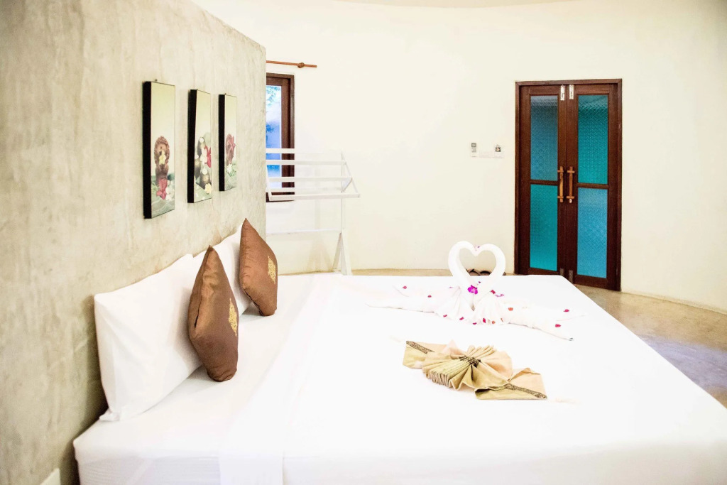 The Tropical Beach Resort