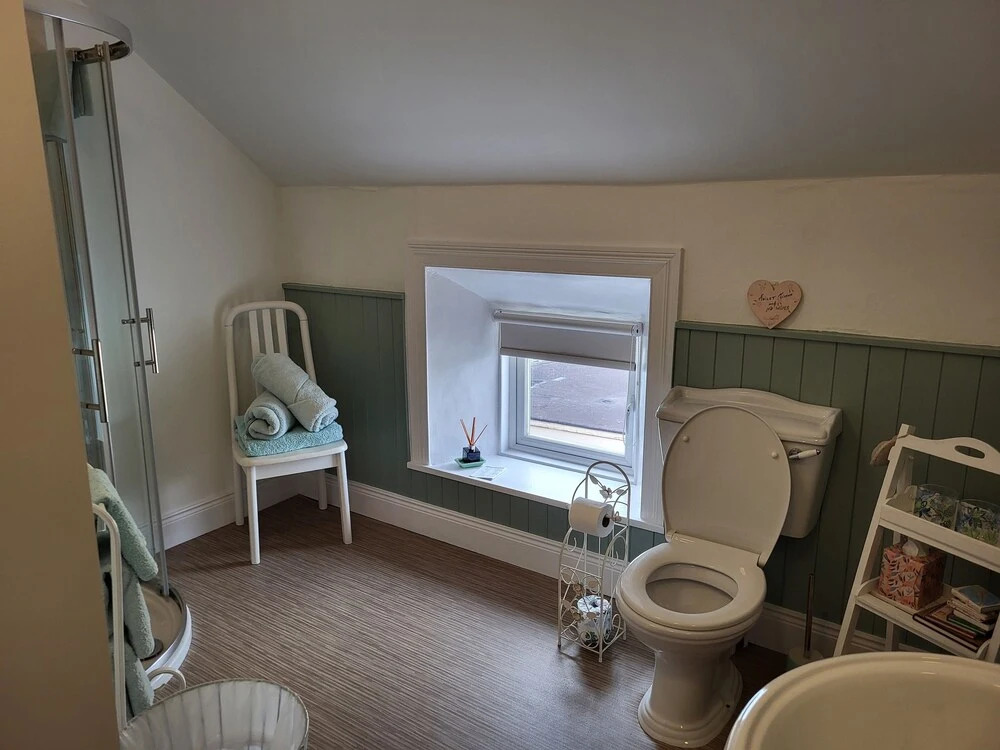 Charming 2 Bed Apartment Donegal Town Centre