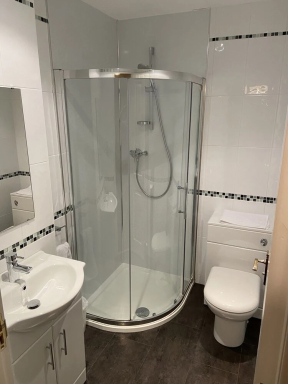 Ivy Cottage-Serviced accommodation