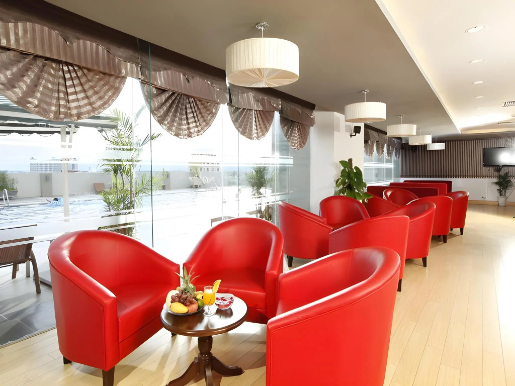 Majestic Mong Cai Hotel