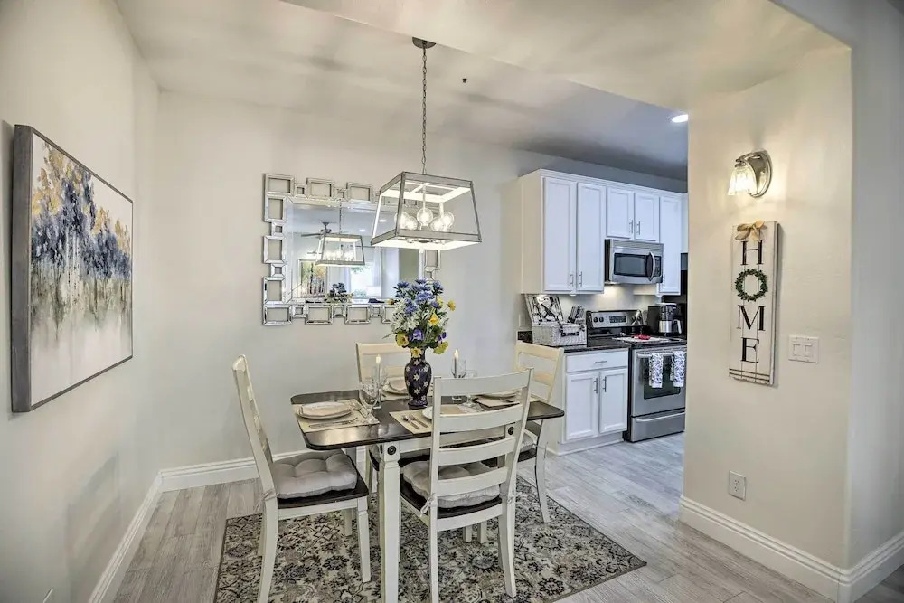 Bright Scottsdale Condo w/ Patio: 8 Mi to Old Town