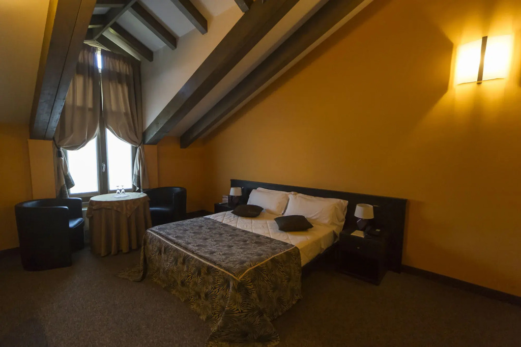 Отель Лонате-Поццоло Malpensa Inn