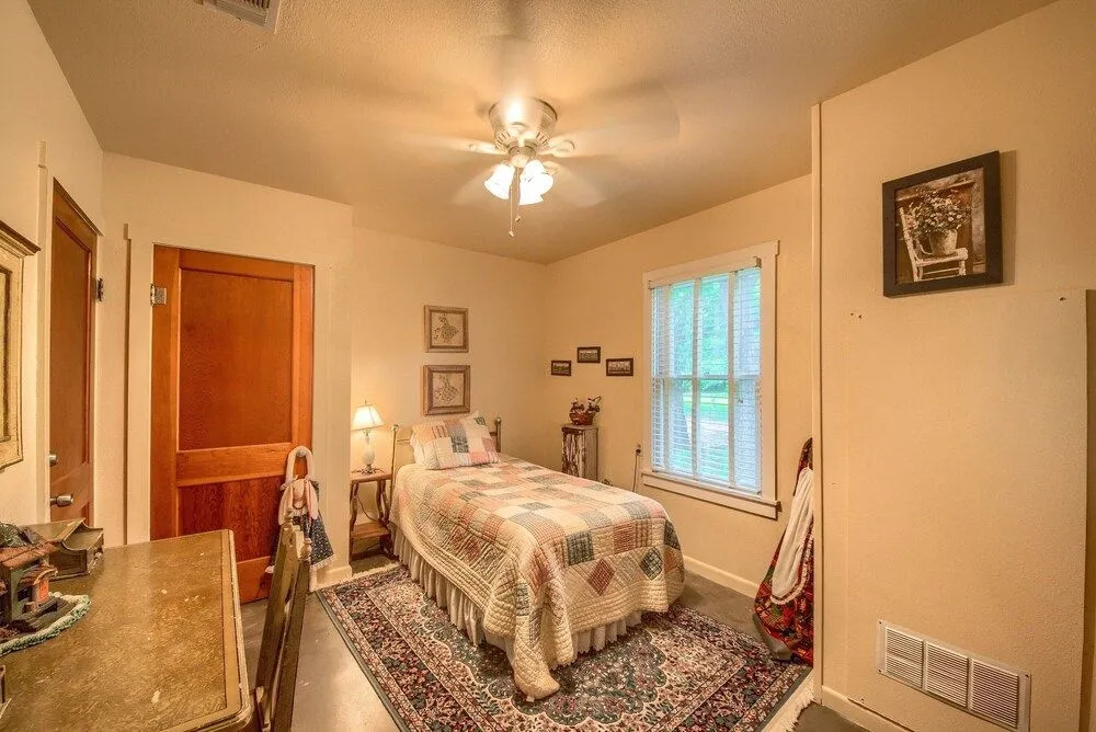 Das Mueller Guest Haus 3 Bedroom Home by RedAwning