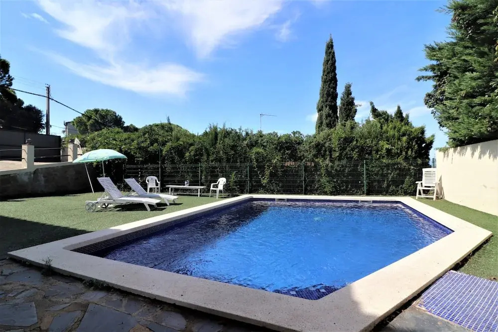 House in Roses With Pool Near La Punta Beach