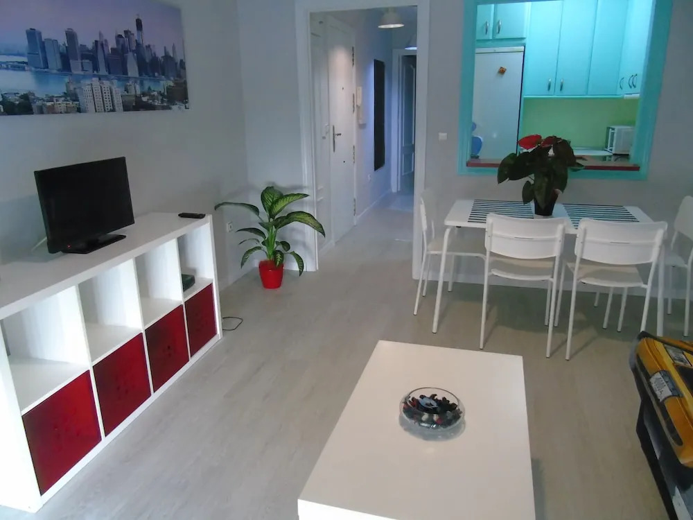 A&N Torre del Mar Beach Townhouse Private Solarium