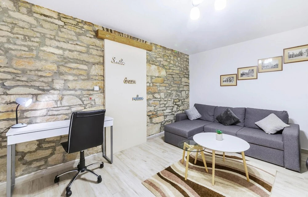 Nice Apartment in Pula With Wifi and 2 Bedrooms