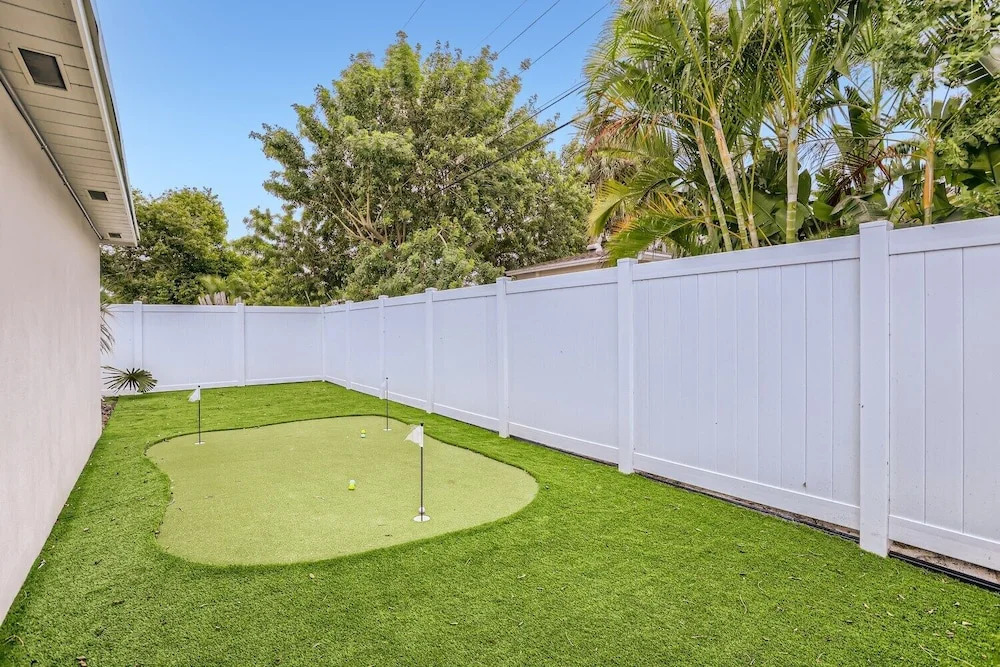 Alhambra Place 4 BR 3 BA Pool Vacation Home