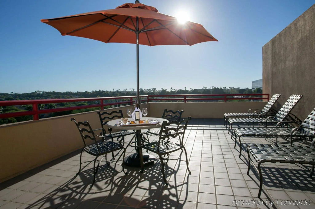 Westdrift Manhattan Beach, Autograph Collection