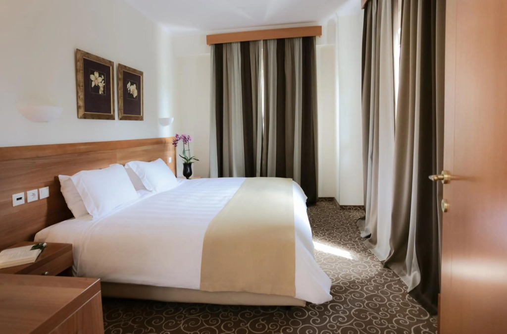 Chloe Luxury Hotel