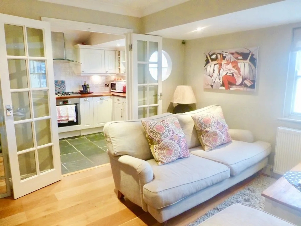 2 Bedroom Apartment in Brighton With sea View Sleeps 3
