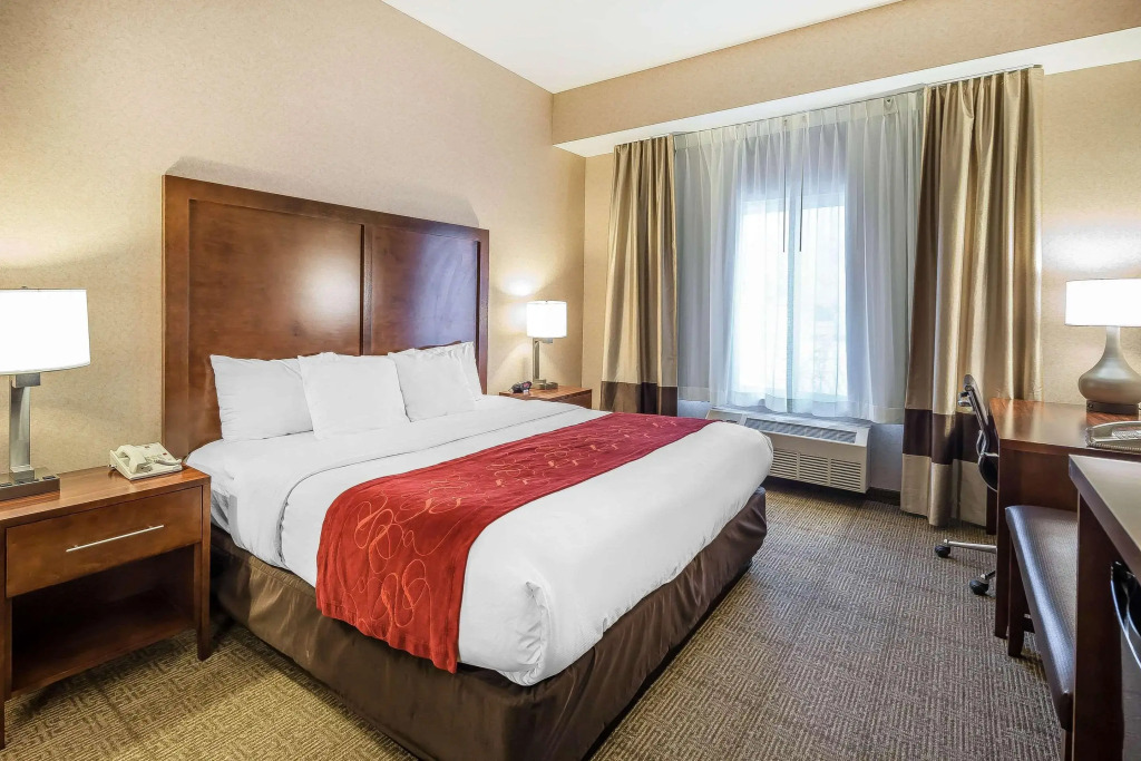 Comfort Suites Anchorage International Airport
