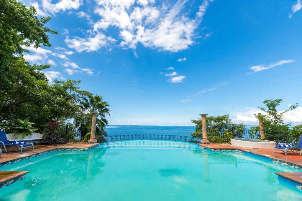 Mar Sereno Hotel & Suites