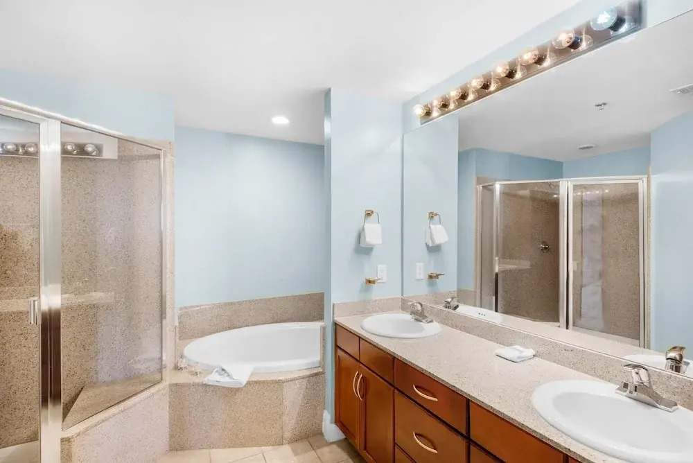 Laketown Wharf 838