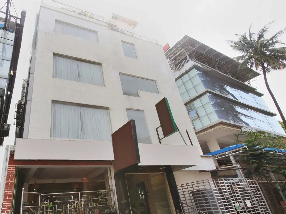 Capital O 11137 Hotel Morgen Suites