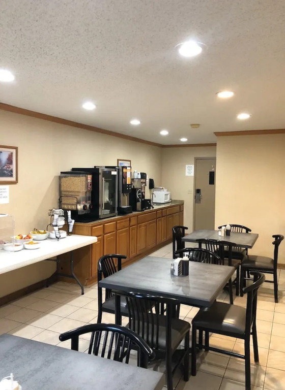 Denison Inn and Suites