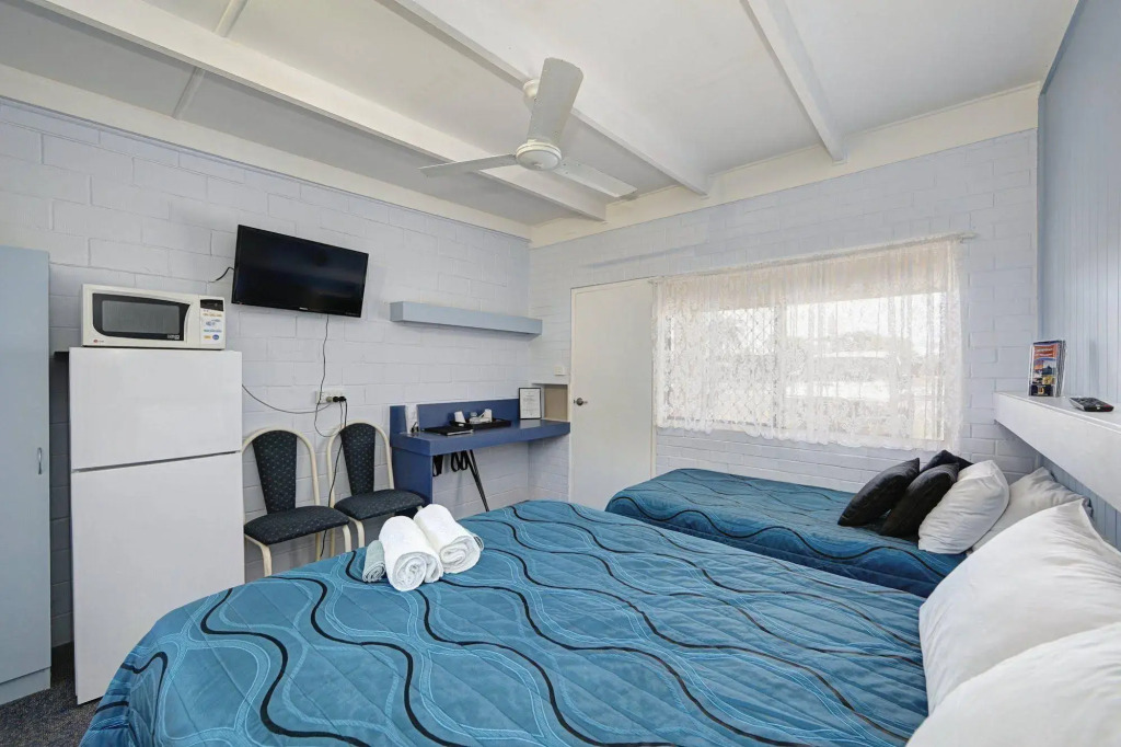 Moore Park Beach Inn
