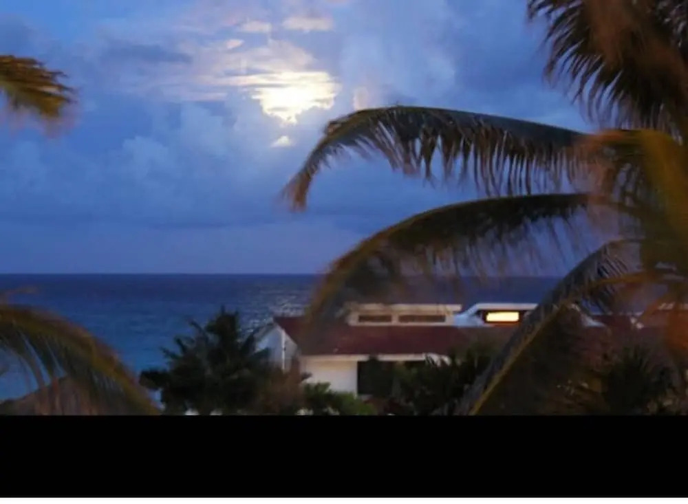 Wonderful Suite Front Of The Beach In Cancun Hotel Zone