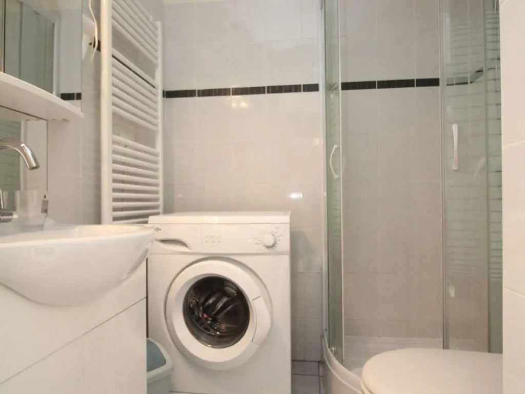 Appartement Balaruc-les-Bains, 1 pièce, 2 personnes - FR-1-553-35