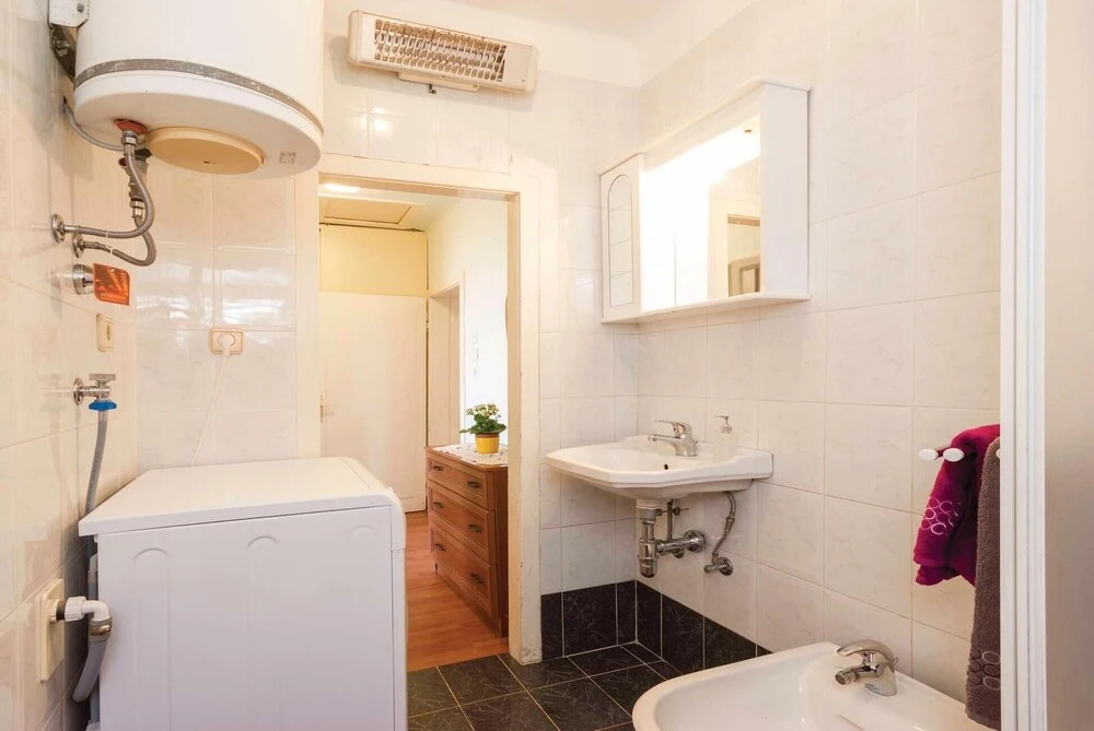 Beautiful Home in Lovran With Wifi and 2 Bedrooms