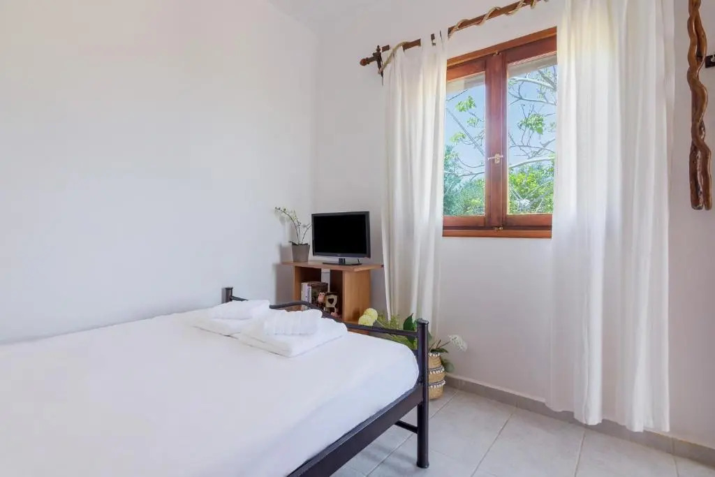 Stavros Hideaway 2 bedroom 6 persons house.