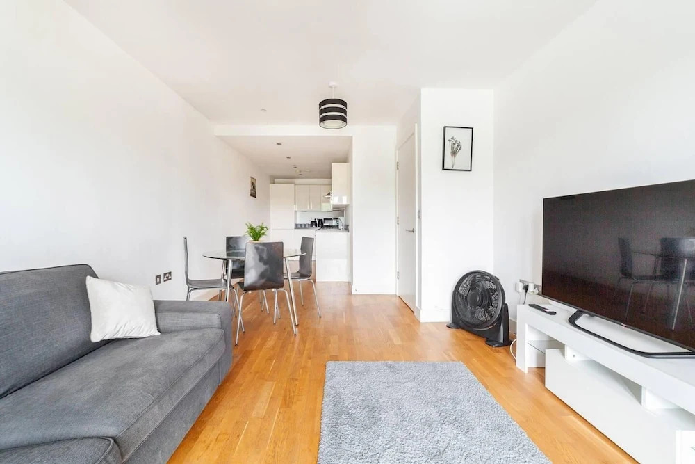Immaculate 1-bed Apartment in London - Mydas Place