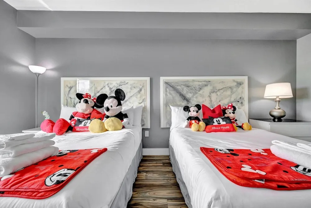 8 Mins to Disney NO Resort Fees Free Park Shuttle