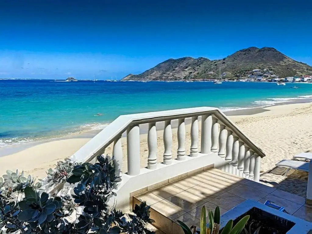 Paradis Caraibes 1 feet in the water in Grand Case