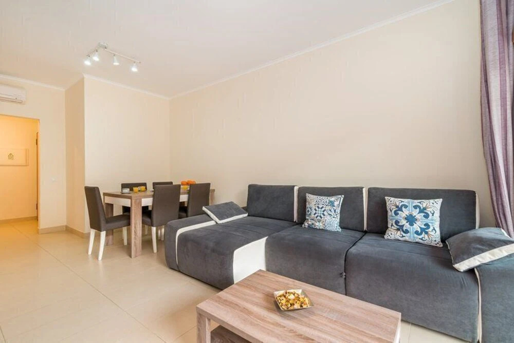 Ground Floor,Pool, Air Conditioning, Terrace, Bbq,15min Walk From Cabanas Center