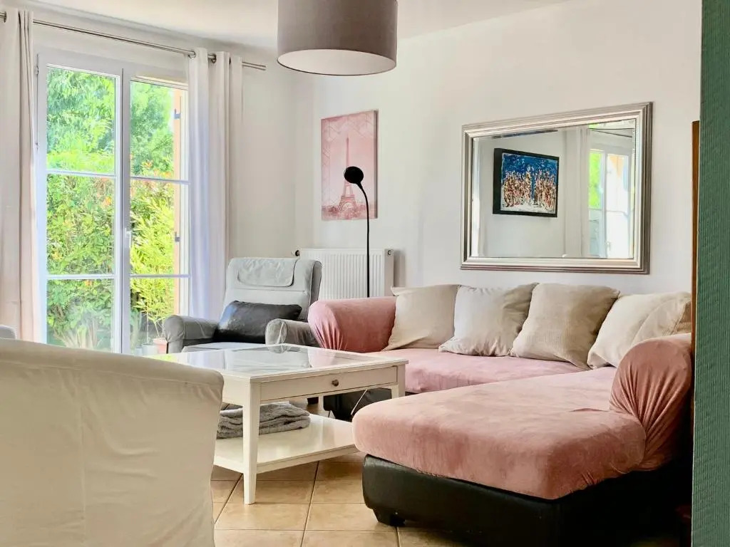 DISNEY PRIVATE GARDEN VILLA 4 bedrooms for 8 to 10 people with 3 bathrooms Netflix Wifi Disney Plus