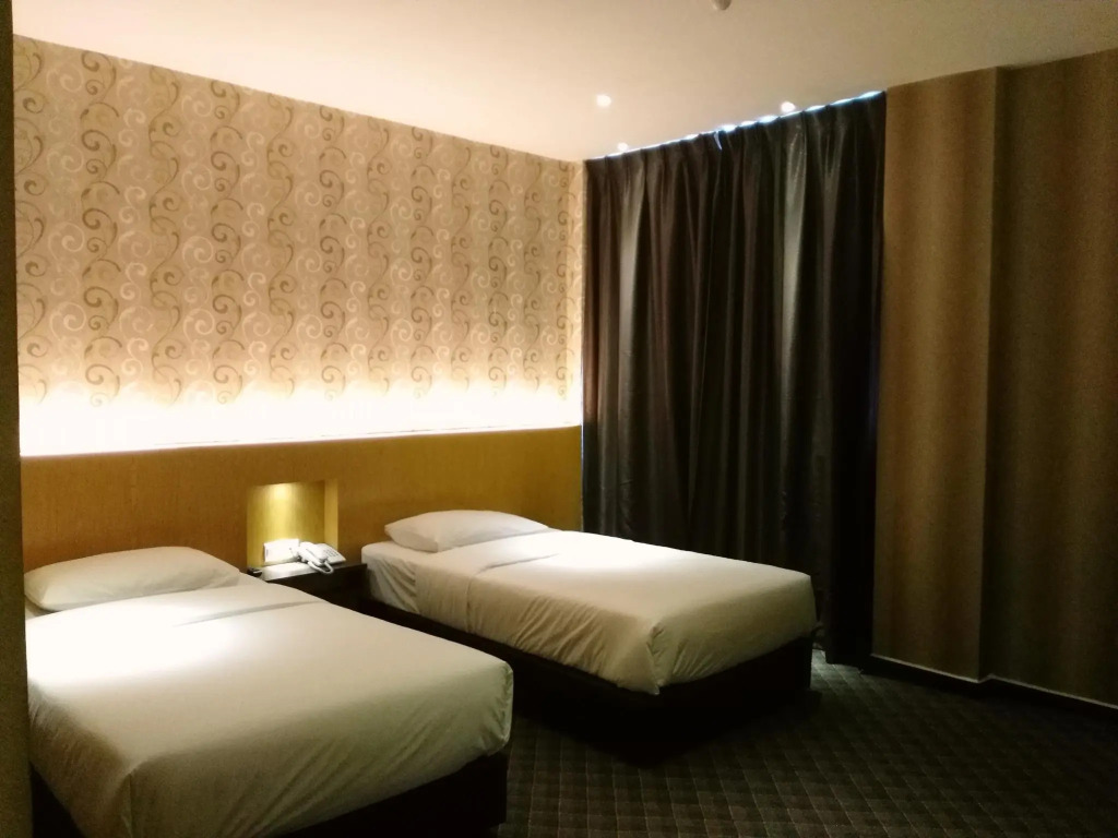 Grand Ct Hotel