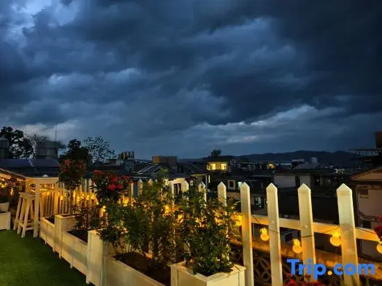Chenxing Xiaoyuan Light Luxury Homestay (Dali Ancient City Branch)