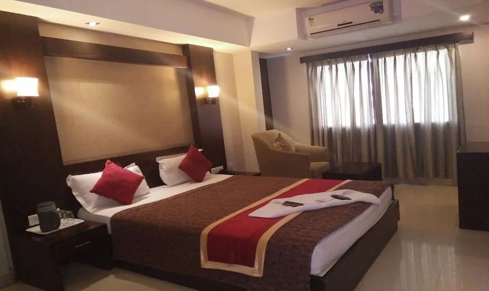 Itsy By Treebo - Greenwood Inn And Suites Near Mysore Palace
