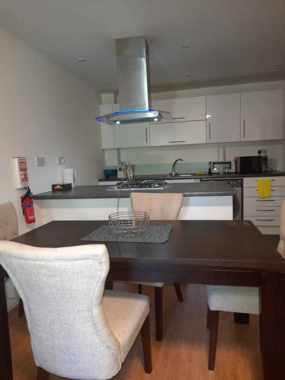 Impeccable 2-bed Apartment in London