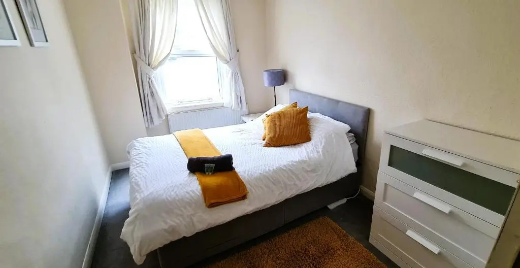 Ruby Retreat - Entire House - WiFi - 4 Bed - Garden - Maidstone Town