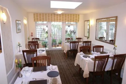 Cedar Lodge