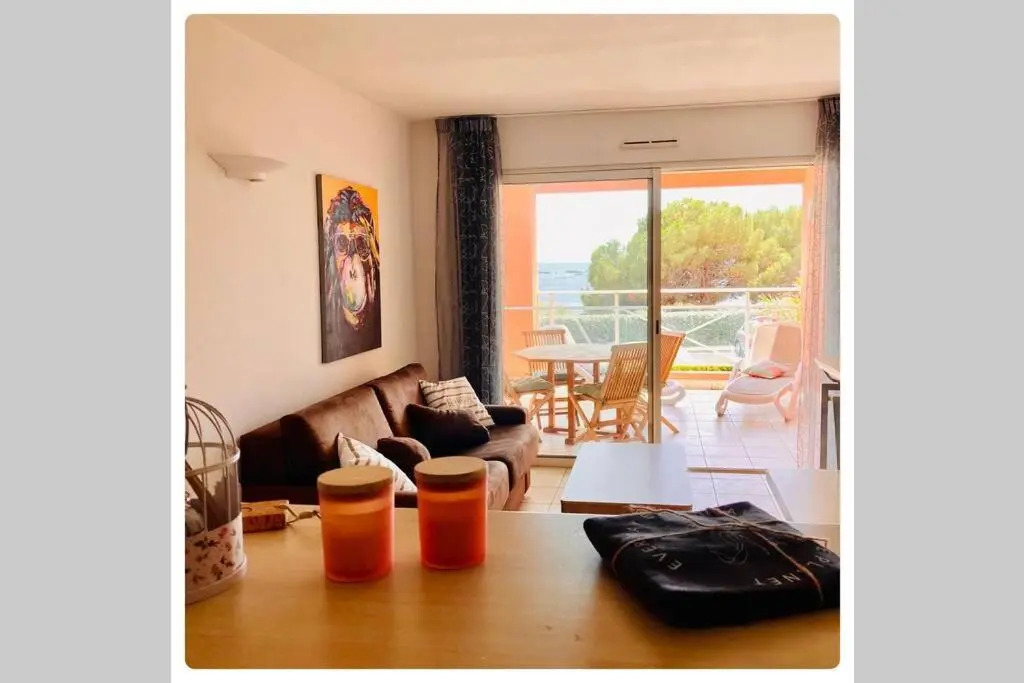 Appartement VAIANA avec piscine en bord de mer