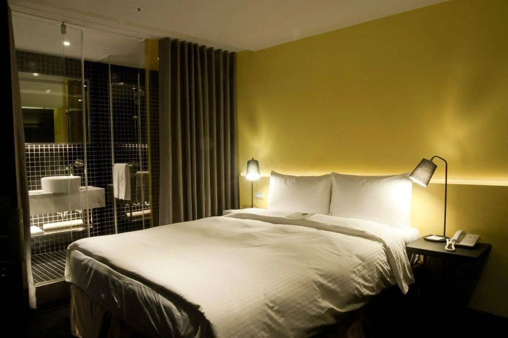 Vendome East Inn