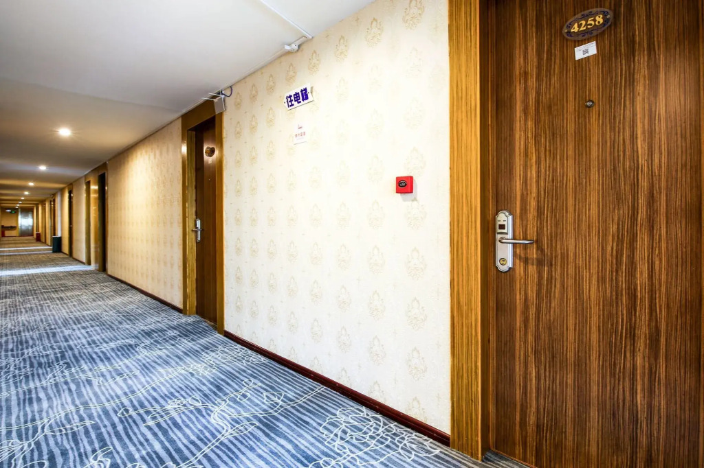 LanTu Hotel (Shenzhen Hongfa World)