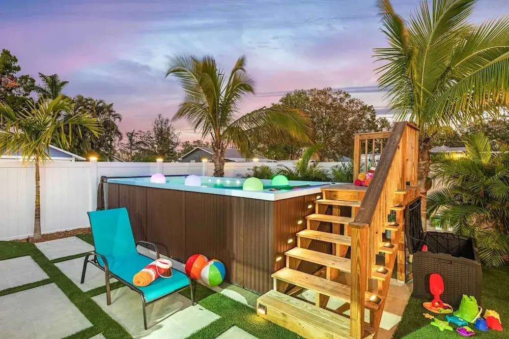Heated Pool, Mini Golf & Cabana: Bradenton Retreat