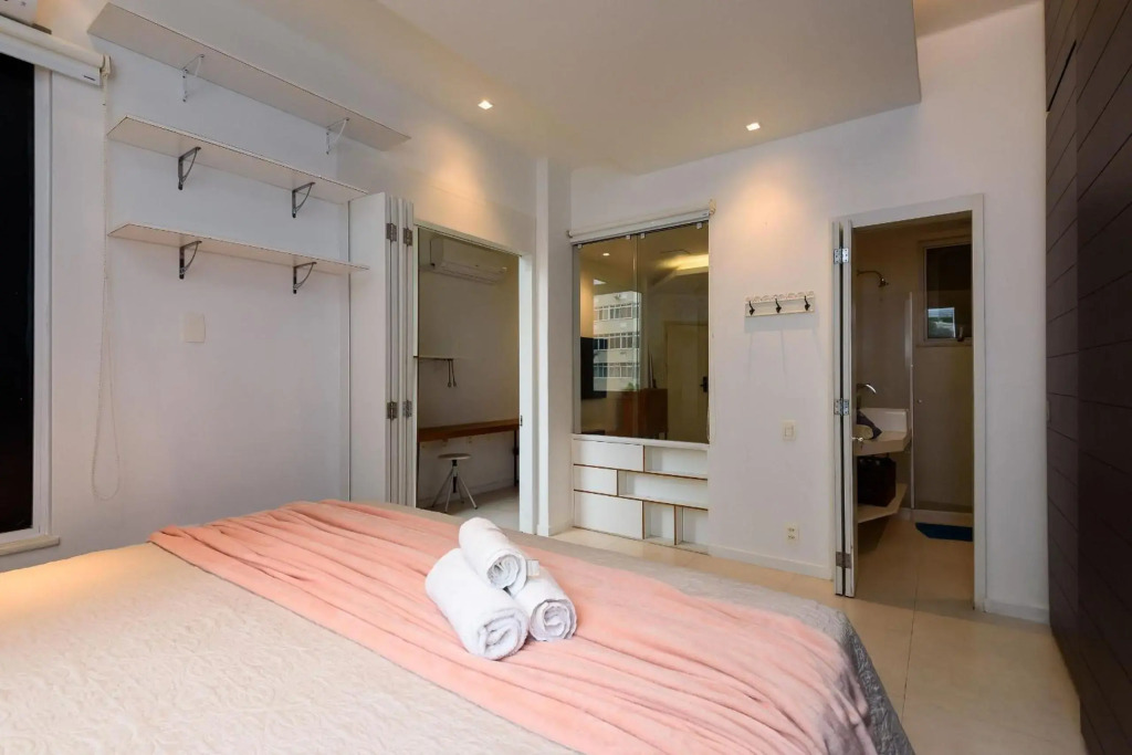 Apartamento de Luxo 500m da Praia de Copacabana e Ipanema e do Metro