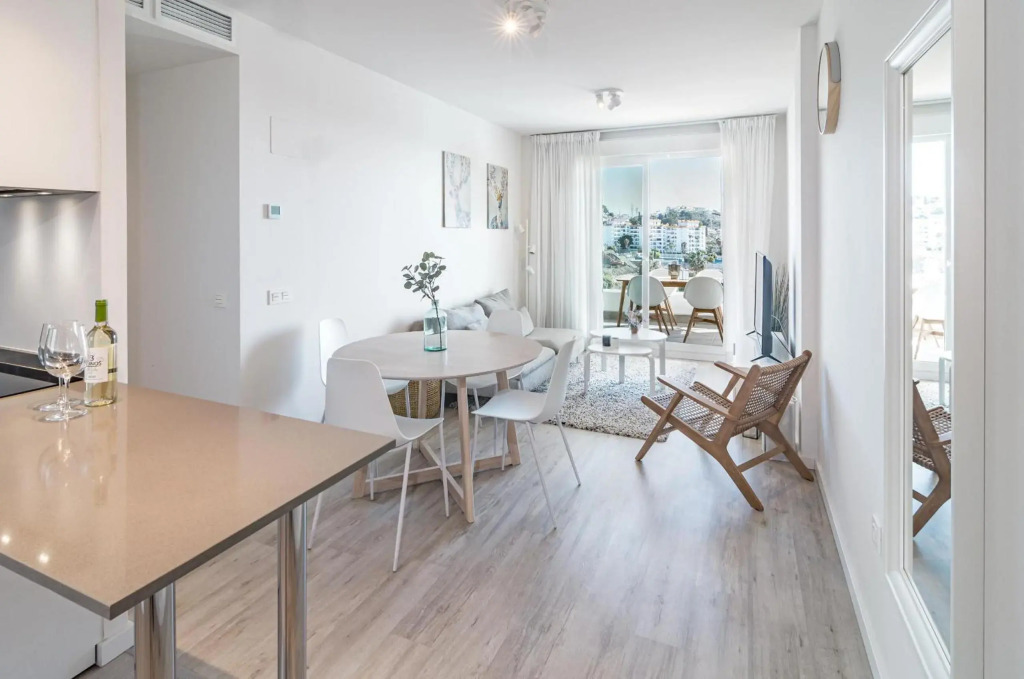 JG- Top Modern Apartment in Nueva Andalucia