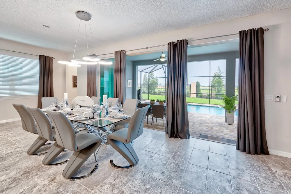 Solara Resort 9047
