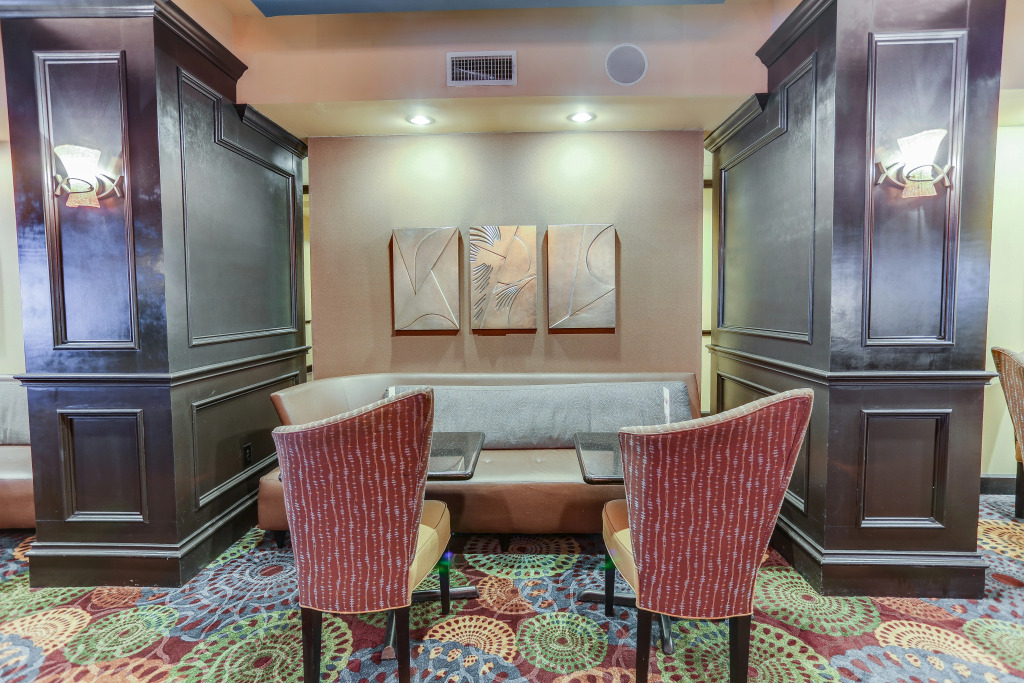 Holiday Inn Express Hotel & Suites Huntsville by IHG