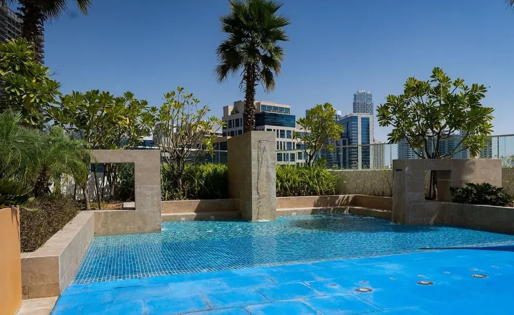 Elegant Studio Living in Privé