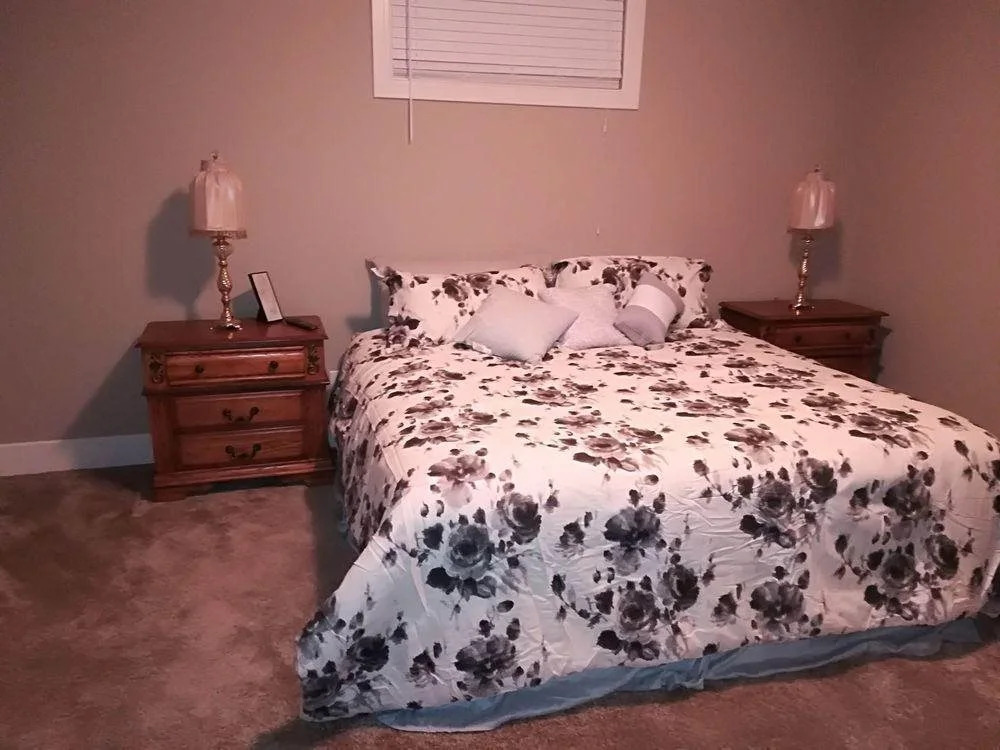 McConachie Luxury Inn